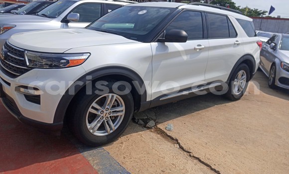 Sayi Na hannu Ford Explorer White Mota in Cotonou a Benin