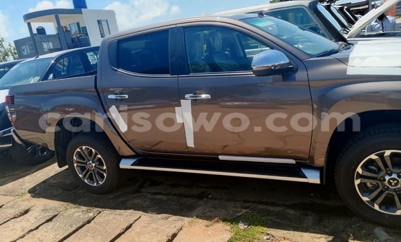 Acheter Occasion Voiture Mitsubishi L200 Gris à Cotonou, Benin Acheter Occasion Voiture Mitsubishi L200 Gris à Cotonou, Benin
