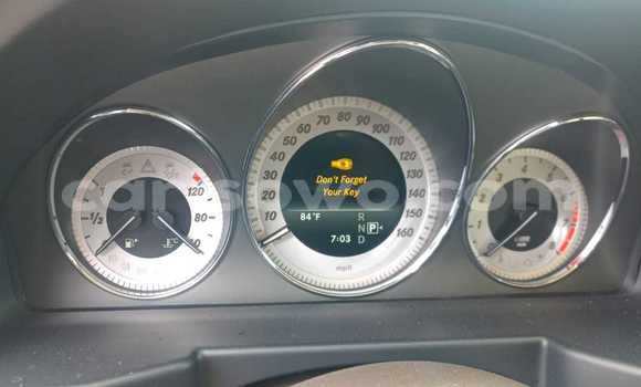 Acheter Occasion Voiture Mercedes-Benz GLK–Class Blanc à Cotonou, Benin Acheter Occasion Voiture Mercedes-Benz GLK–Class Blanc à Cotonou, Benin