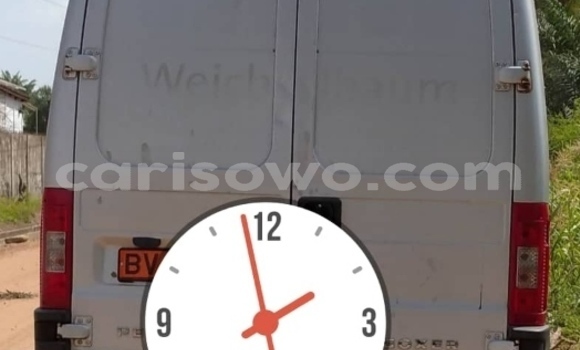 Sayi Na hannu Peugeot Bipper Azurfa Mota in Cotonou a Benin