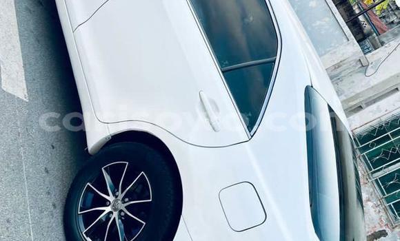 Sayi Na hannu Toyota Camry White Mota in Cotonou a Benin Sayi Na hannu Toyota Camry White Mota in Cotonou a Benin