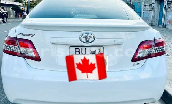 Sayi Na hannu Toyota Camry White Mota in Cotonou a Benin Sayi Na hannu Toyota Camry White Mota in Cotonou a Benin