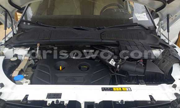 Acheter Occasion Voiture Land Rover Range Rover Evoque Blanc à Cotonou, Benin Acheter Occasion Voiture Land Rover Range Rover Evoque Blanc à Cotonou, Benin