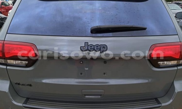 Ra Àlòkù Jeep Grand Cherokee Silver Ọkọ̀ in Cotonou ni Benin Ra Àlòkù Jeep Grand Cherokee Silver Ọkọ̀ in Cotonou ni Benin