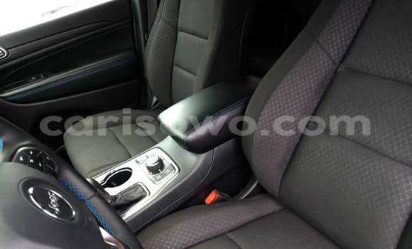 Ra Àlòkù Jeep Grand Cherokee Silver Ọkọ̀ in Cotonou ni Benin Ra Àlòkù Jeep Grand Cherokee Silver Ọkọ̀ in Cotonou ni Benin