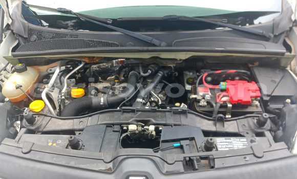 Ra Àlòkù Renault Kangoo funfun Ọkọ̀ in Cotonou ni Benin Ra Àlòkù Renault Kangoo funfun Ọkọ̀ in Cotonou ni Benin