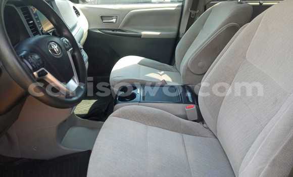 Acheter Occasion Voiture Toyota Sienna Gris à Cotonou, Benin Acheter Occasion Voiture Toyota Sienna Gris à Cotonou, Benin