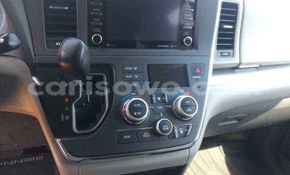 Acheter Occasion Voiture Toyota Sienna Gris à Cotonou, Benin Acheter Occasion Voiture Toyota Sienna Gris à Cotonou, Benin