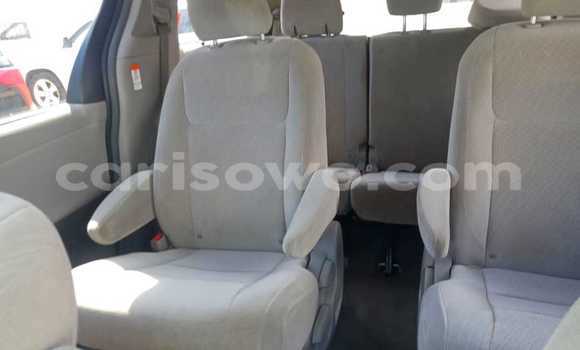 Acheter Occasion Voiture Toyota Sienna Gris à Cotonou, Benin Acheter Occasion Voiture Toyota Sienna Gris à Cotonou, Benin