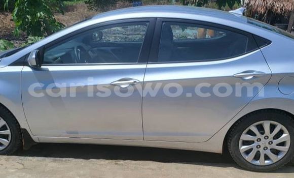 Sayi Na hannu Hyundai Elantra Azurfa Mota in Abomey Calavi a Benin Sayi Na hannu Hyundai Elantra Azurfa Mota in Abomey Calavi a Benin