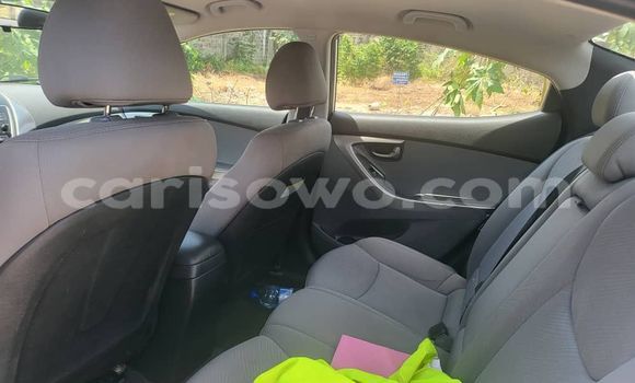 Sayi Na hannu Hyundai Elantra Azurfa Mota in Abomey Calavi a Benin Sayi Na hannu Hyundai Elantra Azurfa Mota in Abomey Calavi a Benin