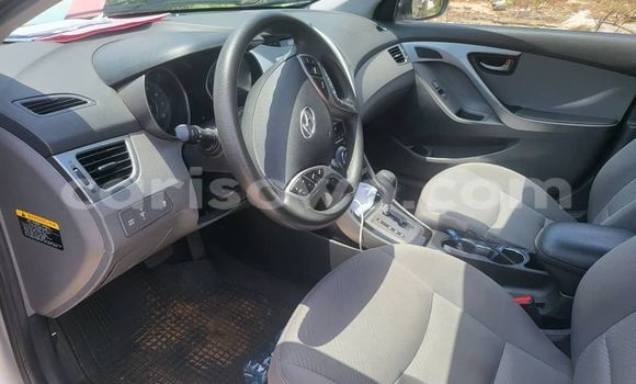 Sayi Na hannu Hyundai Elantra Azurfa Mota in Abomey Calavi a Benin Sayi Na hannu Hyundai Elantra Azurfa Mota in Abomey Calavi a Benin