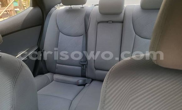 Sayi Na hannu Hyundai Elantra Azurfa Mota in Abomey Calavi a Benin Sayi Na hannu Hyundai Elantra Azurfa Mota in Abomey Calavi a Benin