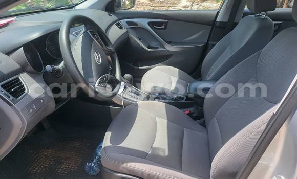 Sayi Na hannu Hyundai Elantra Azurfa Mota in Abomey Calavi a Benin Sayi Na hannu Hyundai Elantra Azurfa Mota in Abomey Calavi a Benin