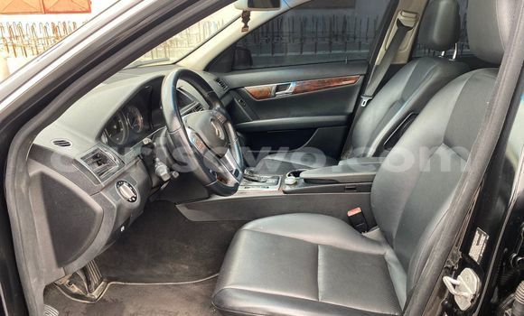 Acheter Occasion Voiture Mercedes-Benz C-Classe Noir à Abomey Calavi, Benin Acheter Occasion Voiture Mercedes-Benz C-Classe Noir à Abomey Calavi, Benin