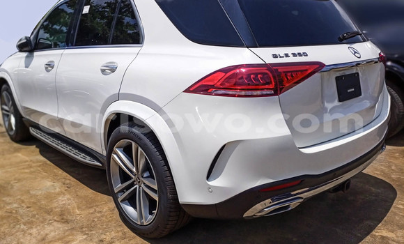 Acheter Occasion Voiture Mercedes-Benz GLE Blanc à Cotonou, Benin Acheter Occasion Voiture Mercedes-Benz GLE Blanc à Cotonou, Benin