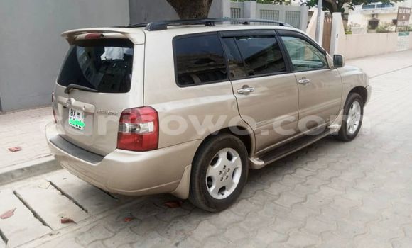 Ra Àlòkù Toyota Highlander Silver Ọkọ̀ in Cotonou ni Benin Ra Àlòkù Toyota Highlander Silver Ọkọ̀ in Cotonou ni Benin