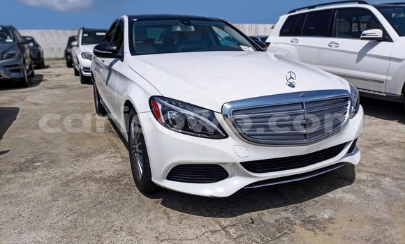 Acheter Occasion Voiture Mercedes-Benz C–Class Blanc à Cotonou, Benin