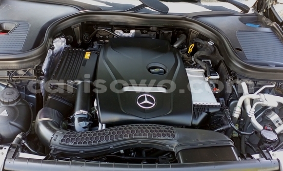 Sayi Na hannu Mercedes-Benz C–Class White Mota in Cotonou a Benin Sayi Na hannu Mercedes-Benz C–Class White Mota in Cotonou a Benin