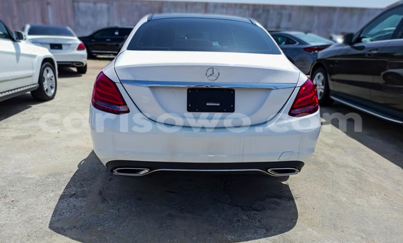 Sayi Na hannu Mercedes-Benz C–Class White Mota in Cotonou a Benin Sayi Na hannu Mercedes-Benz C–Class White Mota in Cotonou a Benin