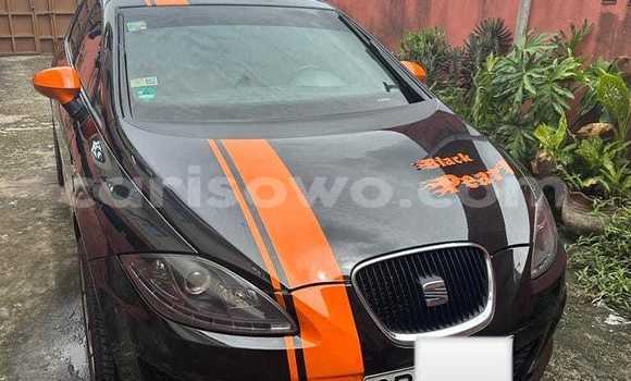Sayi Na hannu SEAT Leon Black Mota in Cotonou a Benin