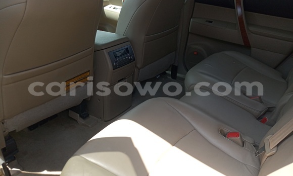 Ra Àlòkù Toyota Highlander funfun Ọkọ̀ in Cotonou ni Benin Ra Àlòkù Toyota Highlander funfun Ọkọ̀ in Cotonou ni Benin