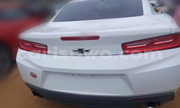 Acheter Occasion Voiture Chevrolet Camaro Blanc à Cotonou, Benin Acheter Occasion Voiture Chevrolet Camaro Blanc à Cotonou, Benin