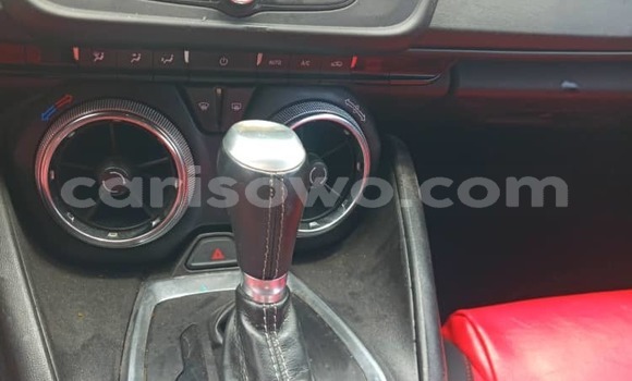 Acheter Occasion Voiture Chevrolet Camaro Blanc à Cotonou, Benin Acheter Occasion Voiture Chevrolet Camaro Blanc à Cotonou, Benin