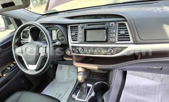 Acheter Occasion Voiture Toyota Highlander Rouge à Cotonou, Benin Acheter Occasion Voiture Toyota Highlander Rouge à Cotonou, Benin