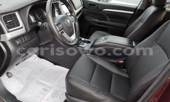 Acheter Occasion Voiture Toyota Highlander Rouge à Cotonou, Benin Acheter Occasion Voiture Toyota Highlander Rouge à Cotonou, Benin