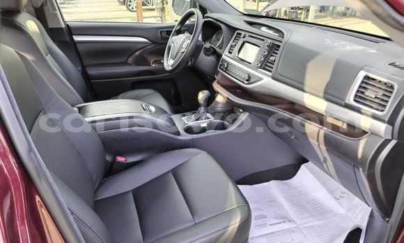 Acheter Occasion Voiture Toyota Highlander Rouge à Cotonou, Benin Acheter Occasion Voiture Toyota Highlander Rouge à Cotonou, Benin