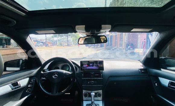 Ra Àlòkù Mercedes-Benz C-Classe funfun Ọkọ̀ in Cotonou ni Benin Ra Àlòkù Mercedes-Benz C-Classe funfun Ọkọ̀ in Cotonou ni Benin