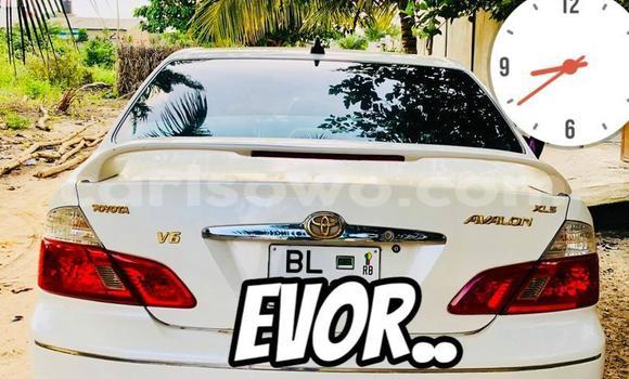 Acheter Occasion Voiture Toyota Avalon Blanc à Cotonou, Benin