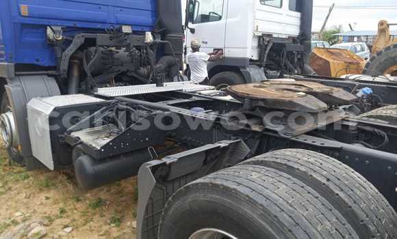 Ra Àlòkù Mercedes‒Benz 1840 Blue Ọkọ̀ akẹ́rù ńlá in Cotonou ni Benin Ra Àlòkù Mercedes‒Benz 1840 Blue Ọkọ̀ akẹ́rù ńlá in Cotonou ni Benin