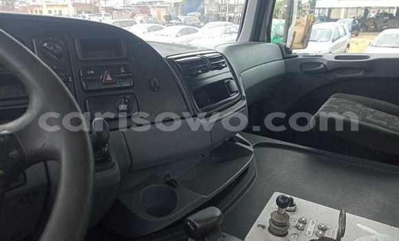 Ra Àlòkù Mercedes‒Benz 1840 Blue Ọkọ̀ akẹ́rù ńlá in Cotonou ni Benin Ra Àlòkù Mercedes‒Benz 1840 Blue Ọkọ̀ akẹ́rù ńlá in Cotonou ni Benin