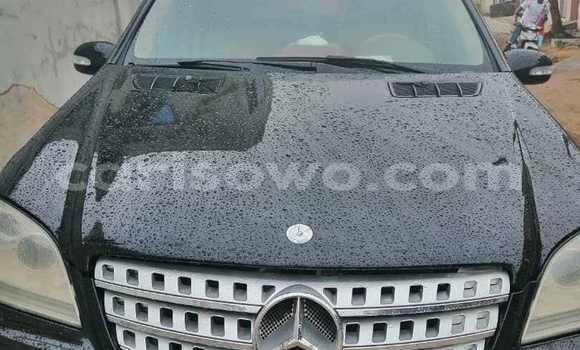 Acheter Occasion Voiture Mercedes-Benz ML–Class Noir à Cotonou, Benin Acheter Occasion Voiture Mercedes-Benz ML–Class Noir à Cotonou, Benin