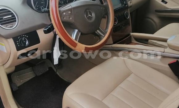 Acheter Occasion Voiture Mercedes-Benz ML–Class Noir à Cotonou, Benin Acheter Occasion Voiture Mercedes-Benz ML–Class Noir à Cotonou, Benin