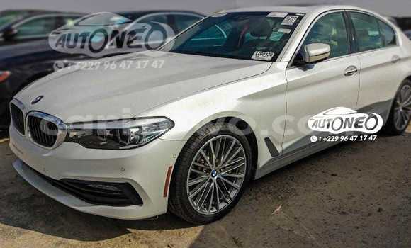 Sayi Na hannu BMW 5–Series White Mota in Cotonou a Benin Sayi Na hannu BMW 5–Series White Mota in Cotonou a Benin