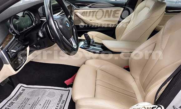 Sayi Na hannu BMW 5–Series White Mota in Cotonou a Benin Sayi Na hannu BMW 5–Series White Mota in Cotonou a Benin