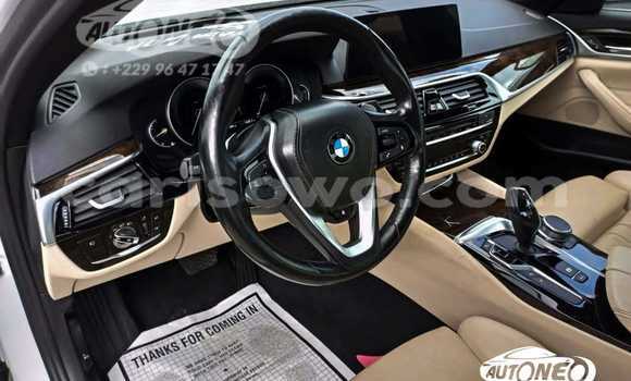 Sayi Na hannu BMW 5–Series White Mota in Cotonou a Benin Sayi Na hannu BMW 5–Series White Mota in Cotonou a Benin