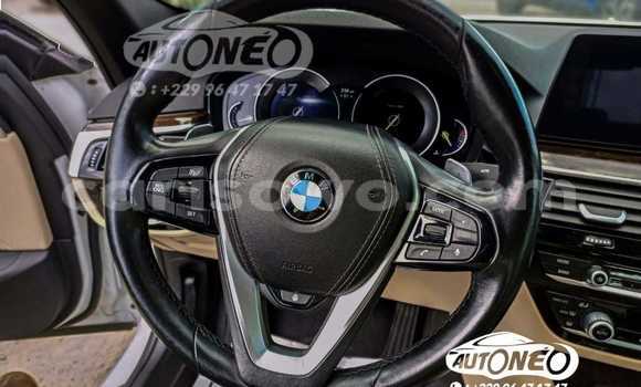 Sayi Na hannu BMW 5–Series White Mota in Cotonou a Benin Sayi Na hannu BMW 5–Series White Mota in Cotonou a Benin