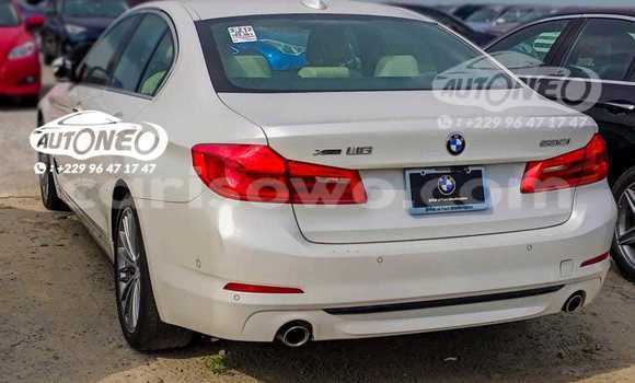 Sayi Na hannu BMW 5–Series White Mota in Cotonou a Benin Sayi Na hannu BMW 5–Series White Mota in Cotonou a Benin