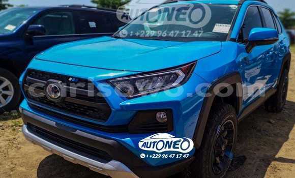 Sayi Na hannu Toyota RAV4 Blue Mota in Cotonou a Benin Sayi Na hannu Toyota RAV4 Blue Mota in Cotonou a Benin