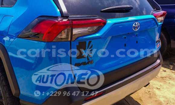 Sayi Na hannu Toyota RAV4 Blue Mota in Cotonou a Benin Sayi Na hannu Toyota RAV4 Blue Mota in Cotonou a Benin