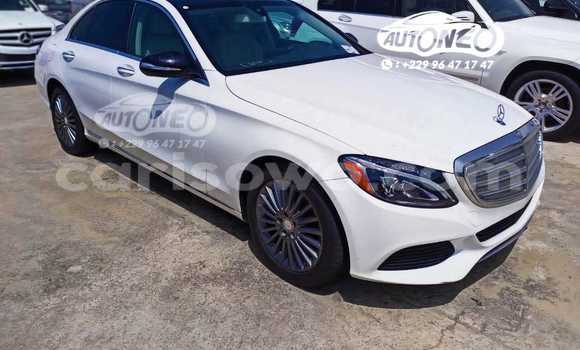 Sayi Na hannu Mercedes-Benz C-klasse White Mota in Cotonou a Benin Sayi Na hannu Mercedes-Benz C-klasse White Mota in Cotonou a Benin