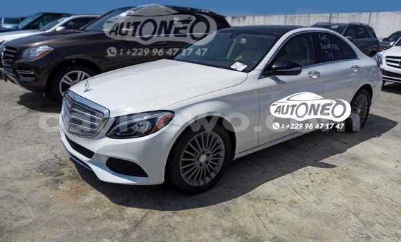 Sayi Na hannu Mercedes-Benz C-klasse White Mota in Cotonou a Benin Sayi Na hannu Mercedes-Benz C-klasse White Mota in Cotonou a Benin