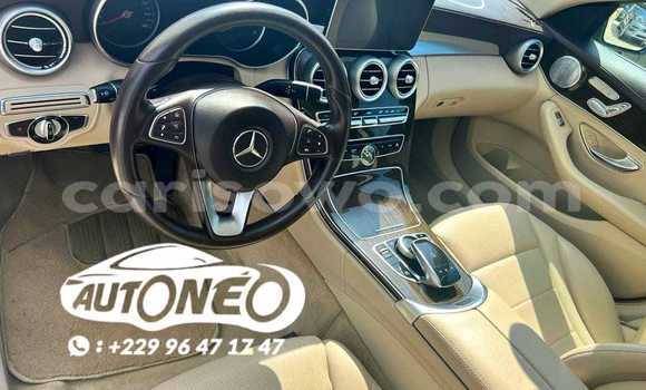 Sayi Na hannu Mercedes-Benz C-klasse White Mota in Cotonou a Benin Sayi Na hannu Mercedes-Benz C-klasse White Mota in Cotonou a Benin