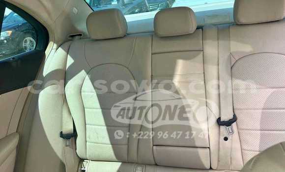 Sayi Na hannu Mercedes-Benz C-klasse White Mota in Cotonou a Benin Sayi Na hannu Mercedes-Benz C-klasse White Mota in Cotonou a Benin