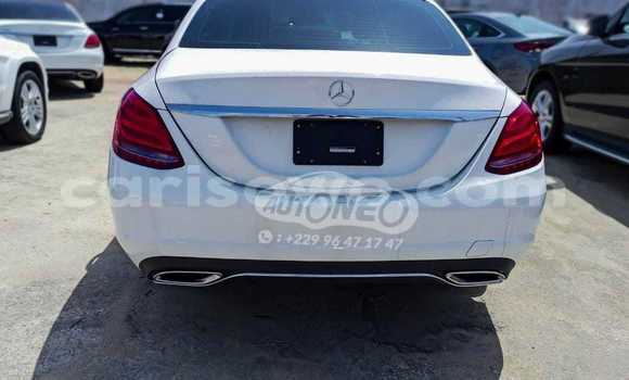 Sayi Na hannu Mercedes-Benz C-klasse White Mota in Cotonou a Benin Sayi Na hannu Mercedes-Benz C-klasse White Mota in Cotonou a Benin