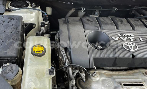 Sayi Na hannu Toyota RAV4 White Mota in Cotonou a Benin Sayi Na hannu Toyota RAV4 White Mota in Cotonou a Benin
